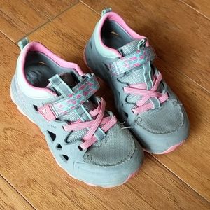 Girl's Merrell sandals